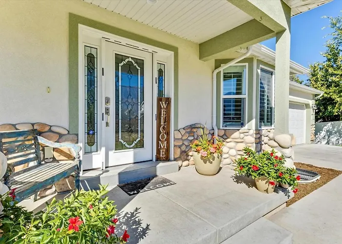 Play & Gather In Luxury,Pets Too! Close To It Everything!