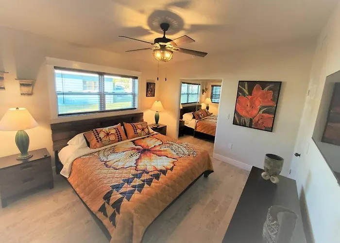 Bali Bungalow - Downtown Cocoa Beach