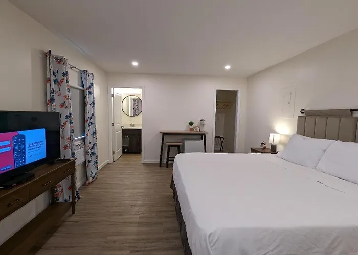 The Honey Bee Motel