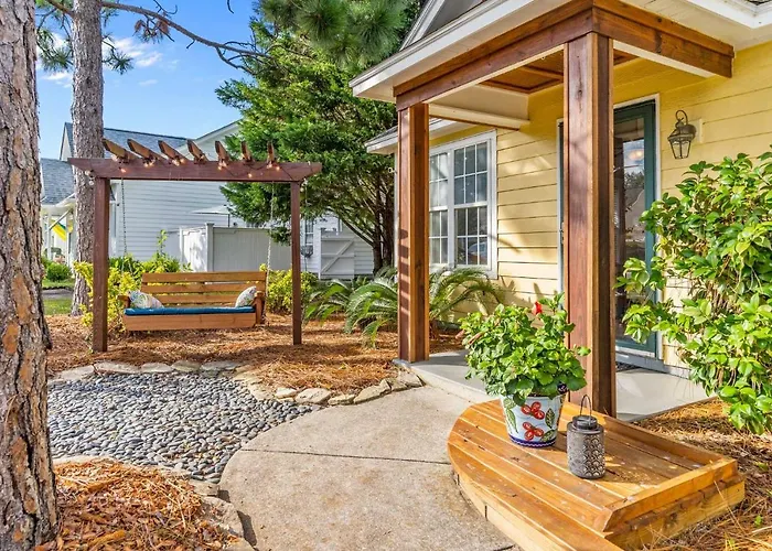 Peaceful Wilmington Home Near Beach & Downtown!