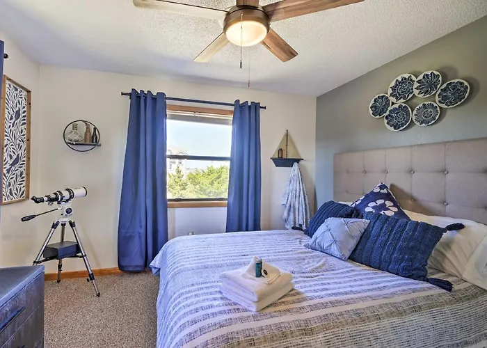 Walk To Bay & Boat Launch: Beach House In Avon