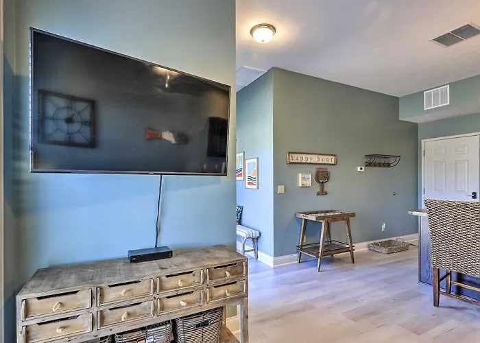 Dtwn Condo, Balcony, No Checkout Chores Required!