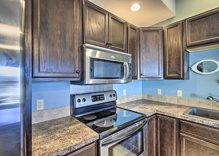 Dtwn Condo, Balcony, No Checkout Chores Required!