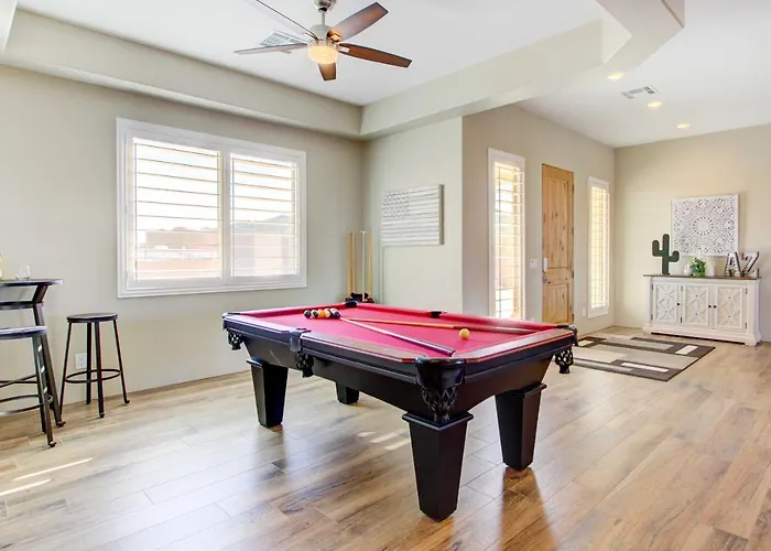 Private Pool! Oasis-Like Group Getaway In Phoenix