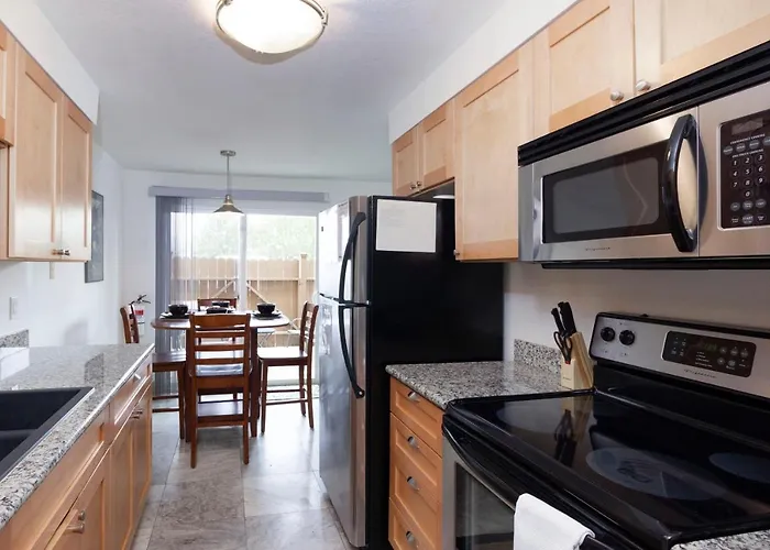 Riverwalk Seaside- Walk To Beach, Seaside Beach Condo, Pet Friendly, Sleeps 6