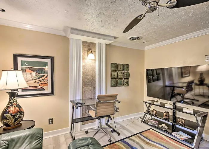 Greenville Apt W/ Patio: Work, Play & Unwind!