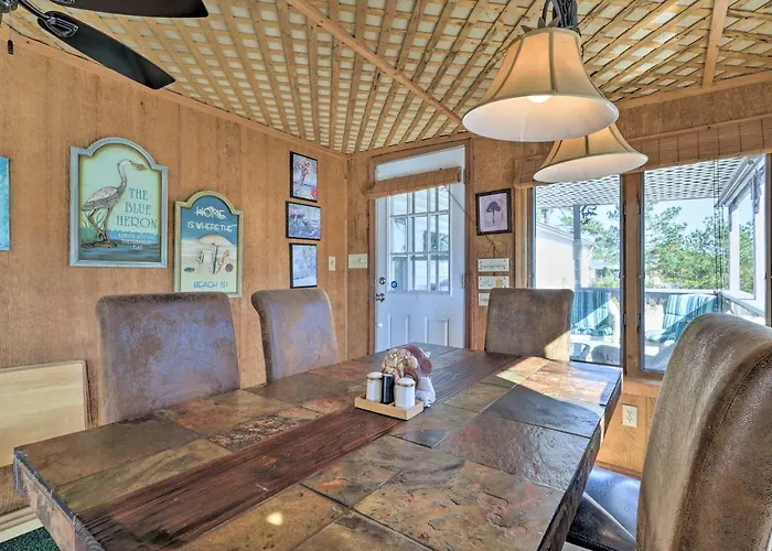 Quaint Chincoteague Island Hideaway W/ 2 Porches!