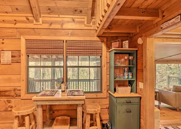 Fireplace & Foliage: Quaint Blue Ridge Cabin!