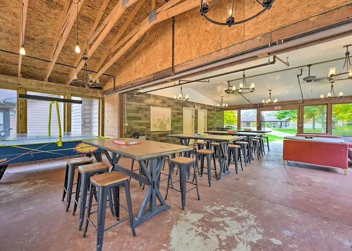 Cassopolis Cabin Close To Parks & Fishing!