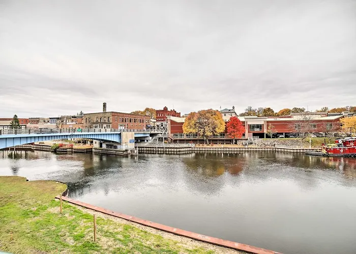 Luxe Manistee Condo W/ Balcony & River Views!