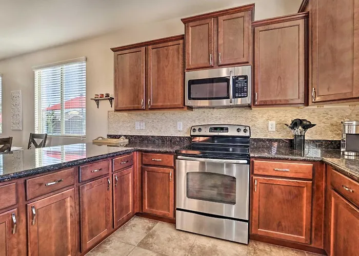 Snowbird Escape W/ Outdoor Oasis In Gold Canyon!