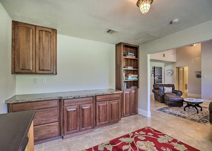 Spacious Seabrook Home W/ Patio: 1 Mi To Beach!