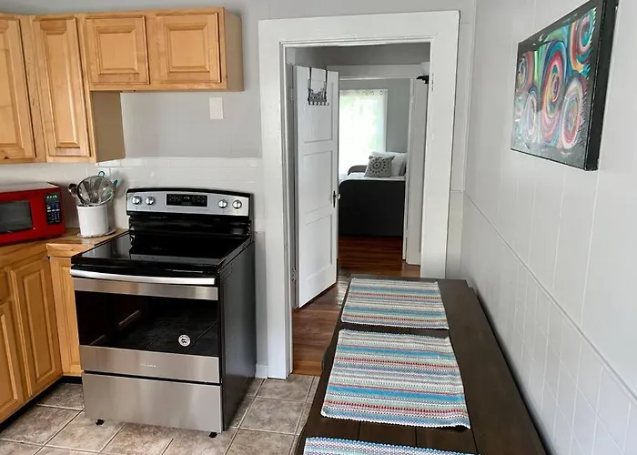 Spanish Town / Downtown Apartment