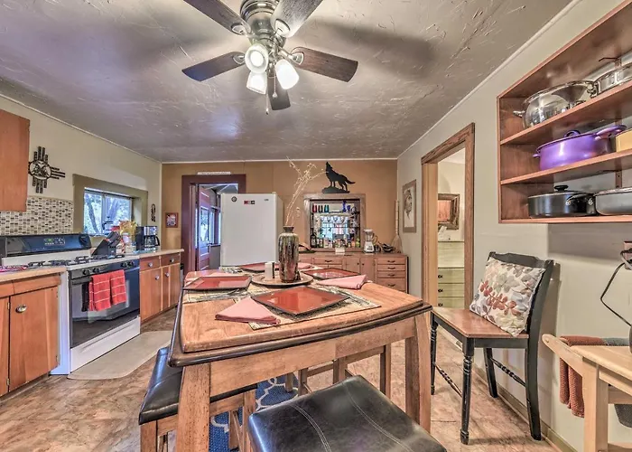 Cozy High Rolls Cottage Near Hiking Trails!
