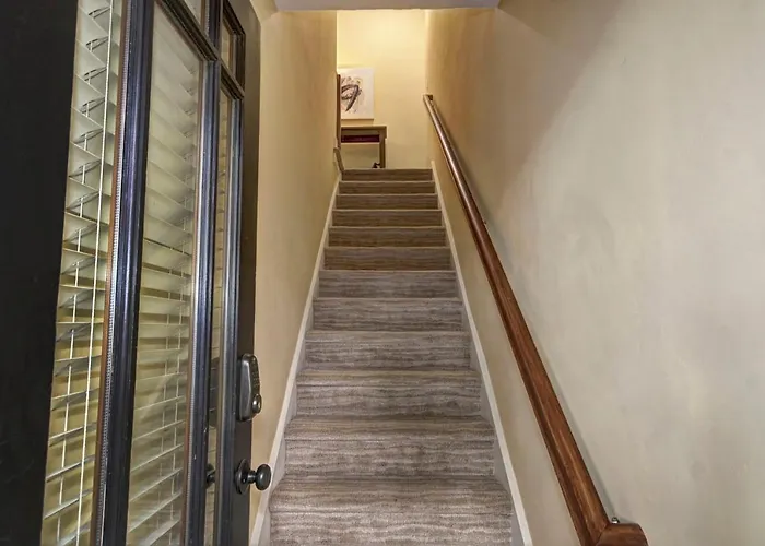 Charming 2Bed French Colonial Apartment In Desirable Midtown Sacramento