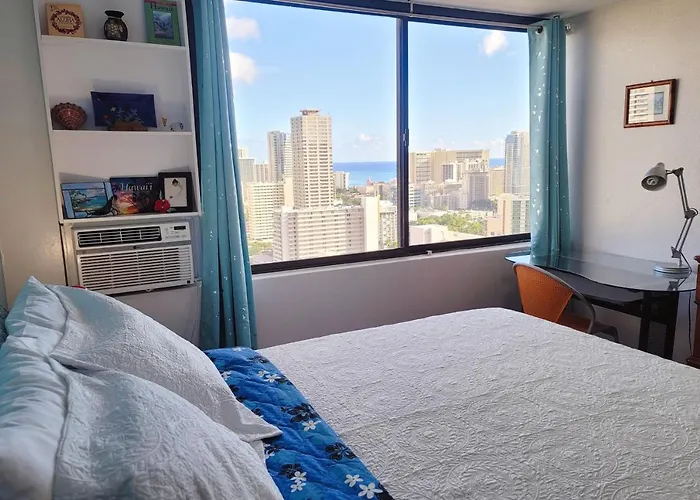 Waikiki Condo High Floor Views Beaches Convention Center