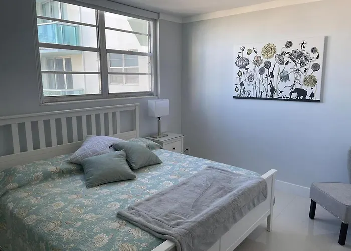 Hollywood On Beach Apartment