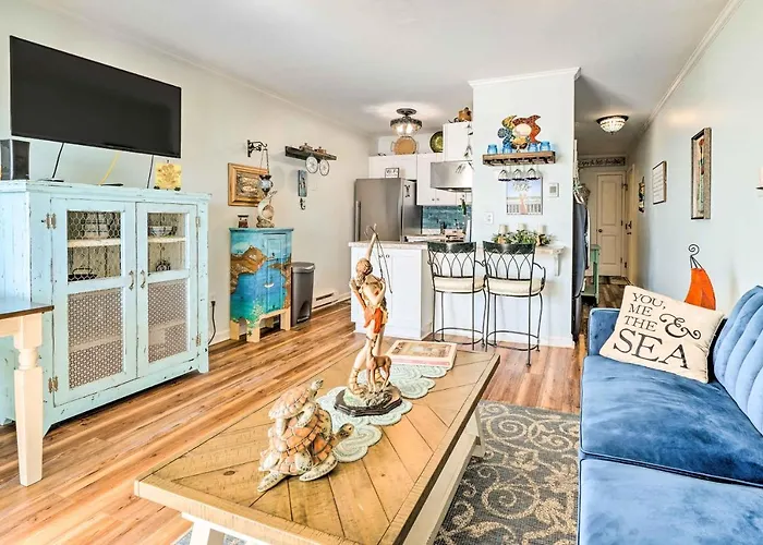 North Topsail Oceanfront Condo W/ Balcony!