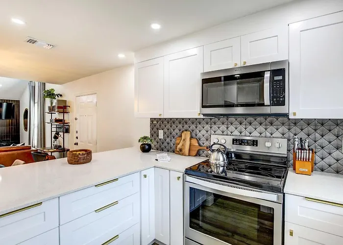 Stylish Allen Home Near Watters Creek Village