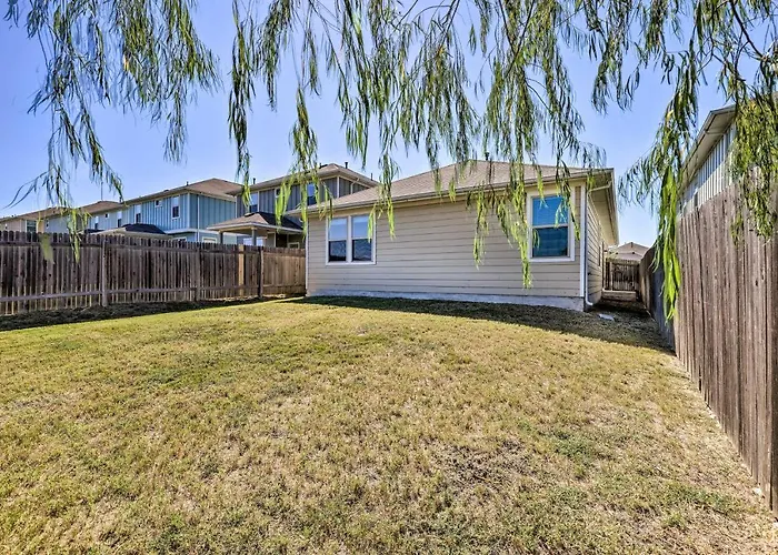 Family Home W/ Fenced Yard In Austin Suburbs!