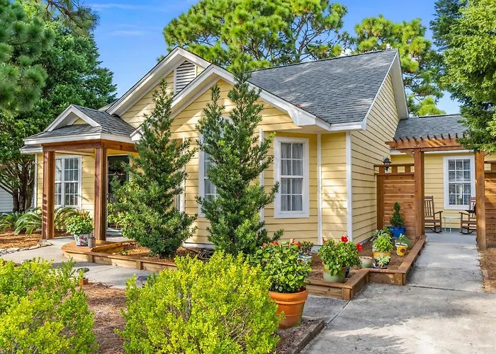 Peaceful Wilmington Home Near Beach & Downtown!