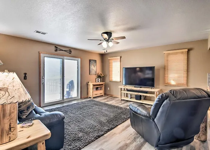 Family-Friendly Home W/ Hot Tub: 1 Mi To Dtwn