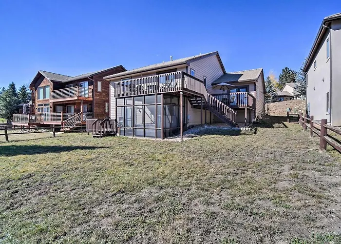 Family-Friendly Home W/ Hot Tub: 1 Mi To Dtwn
