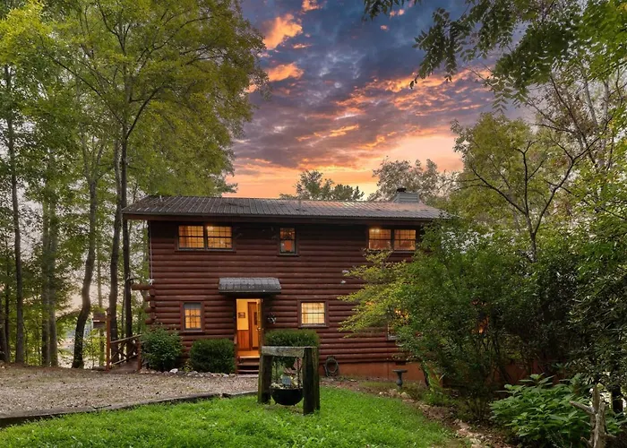 400 Ft Of Lakefront! Cabin W/ Deck + Dock!