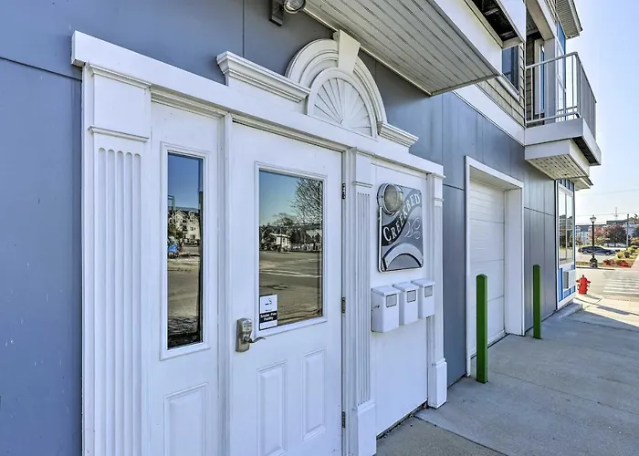 Dtwn Condo, Balcony, No Checkout Chores Required!