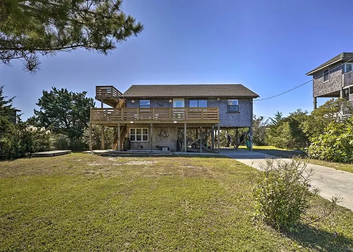 Walk To Bay & Boat Launch: Beach House In Avon