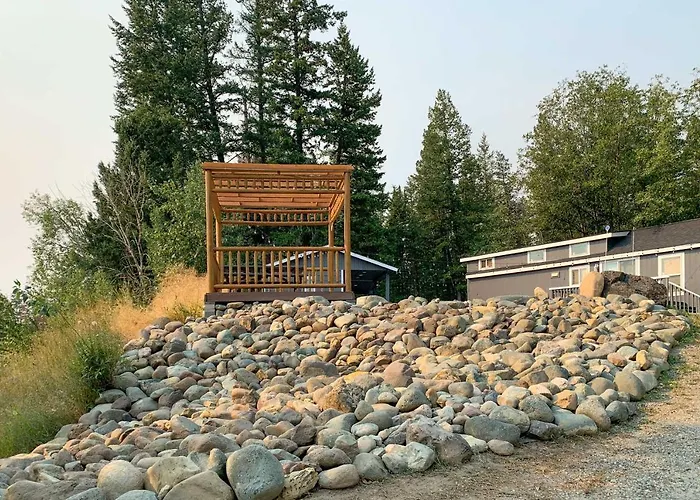 Eureka Tiny Home W/ Hot Tub & Community Beach!