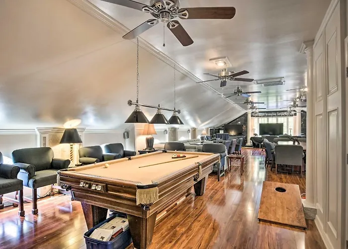 Greenville Apt W/ Patio: Work, Play & Unwind!