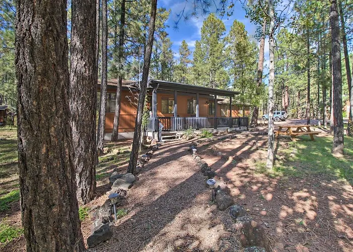 Fireplace, Deck & Grill: Pinetop Cabin Rental!
