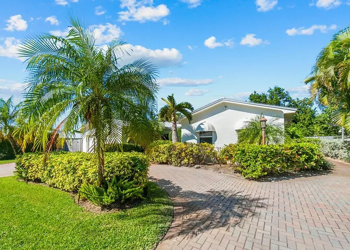Luma Palms - 3 Master Suites, Heated Pool Spa, Golden Tee, Walk To Beach - By Maven Vacation Rentals