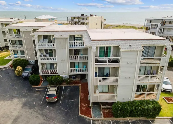 Bright Carolina Beach Condo - Walk To Shore!