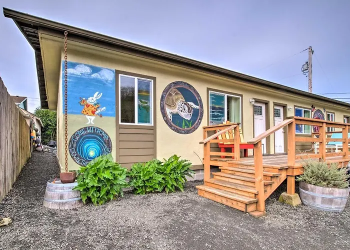Winchester Bay Apt Near Dunes & State Parks!