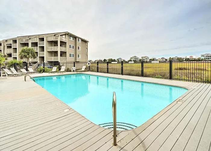 Bright Carolina Beach Condo - Walk To Shore!