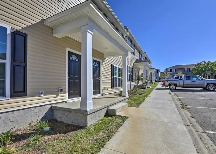 Airy Tallahassee Condo ~ 5 Mi To Downtown!