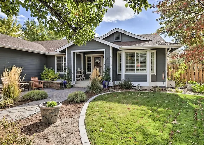 Hot Tub & Fire Pit: Reno Gem 12 Mi To Skiing