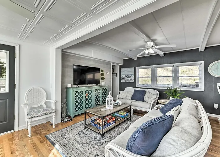New Concord House W/ Lake Access + Fire Pit!