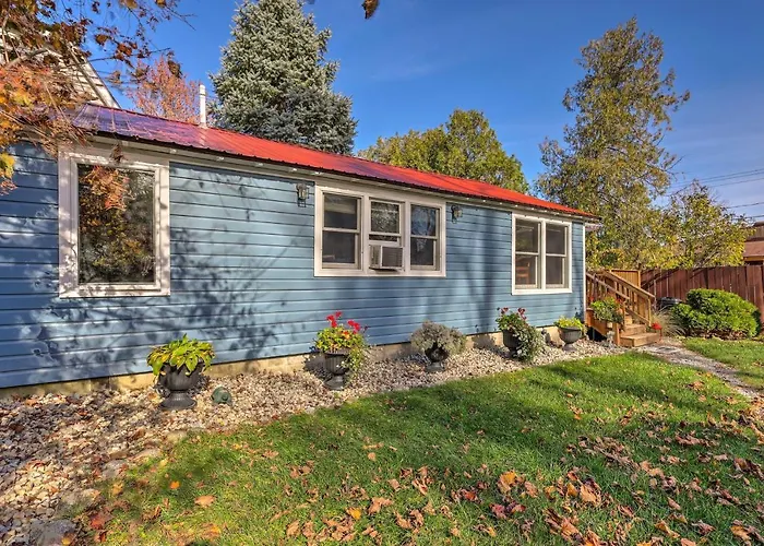 Walk To Lake George! Bolton Landing Cottage