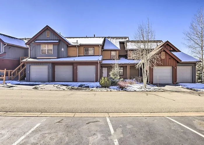 Pet-Friendly Fraser Condo, Sleeps 10, Near Wp