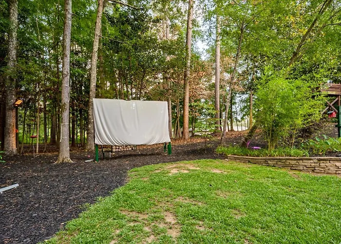 Spacious 4Br Estate W/ Movie Room & Fire Pit