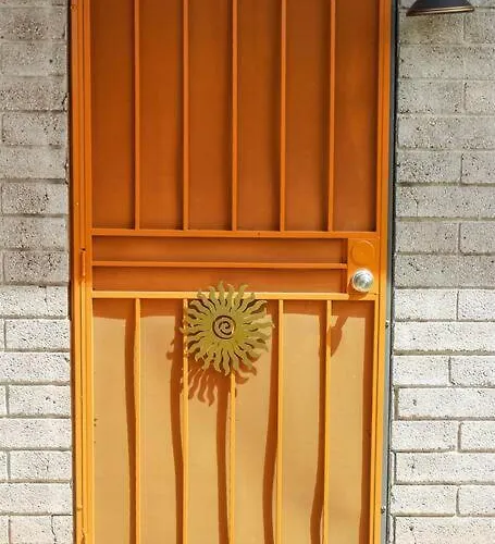 Adorable Ground Level Boho Studio Blocks From Dwntn-C