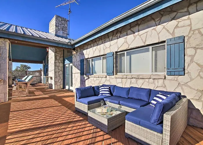 Private Deck & Grill: Sunny Lakefront Escape