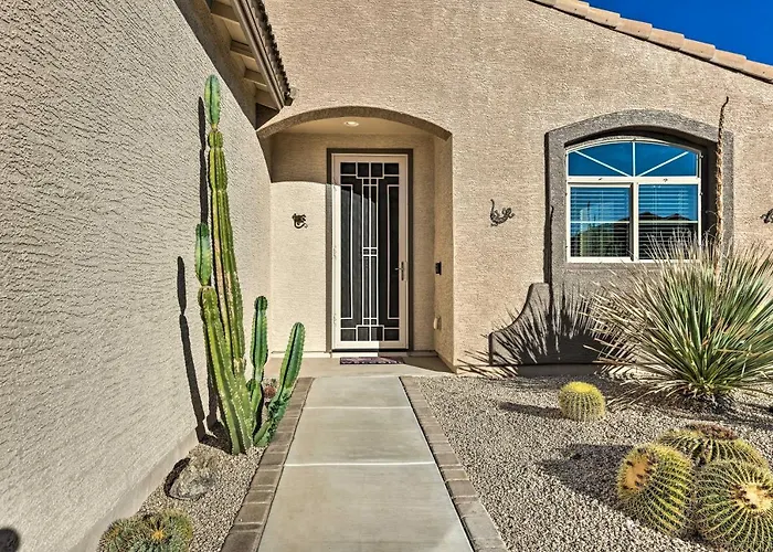 Snowbird Escape W/ Outdoor Oasis In Gold Canyon!