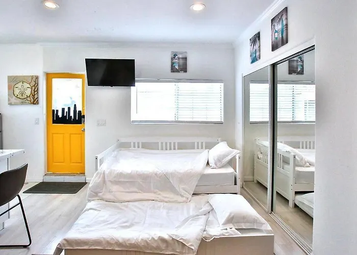 King Garden Suite - 10 Mins To Beach And Lax