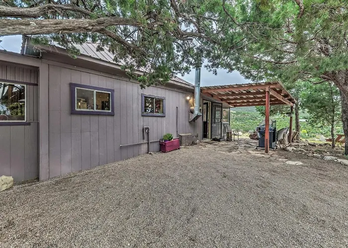 Cozy High Rolls Cottage Near Hiking Trails!