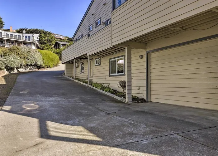 Remodeled Home W/ Spa & Deck: Walk To Dillon Beach