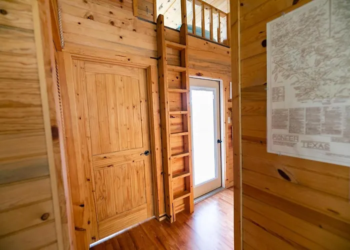 Walnut Canyon Cabins